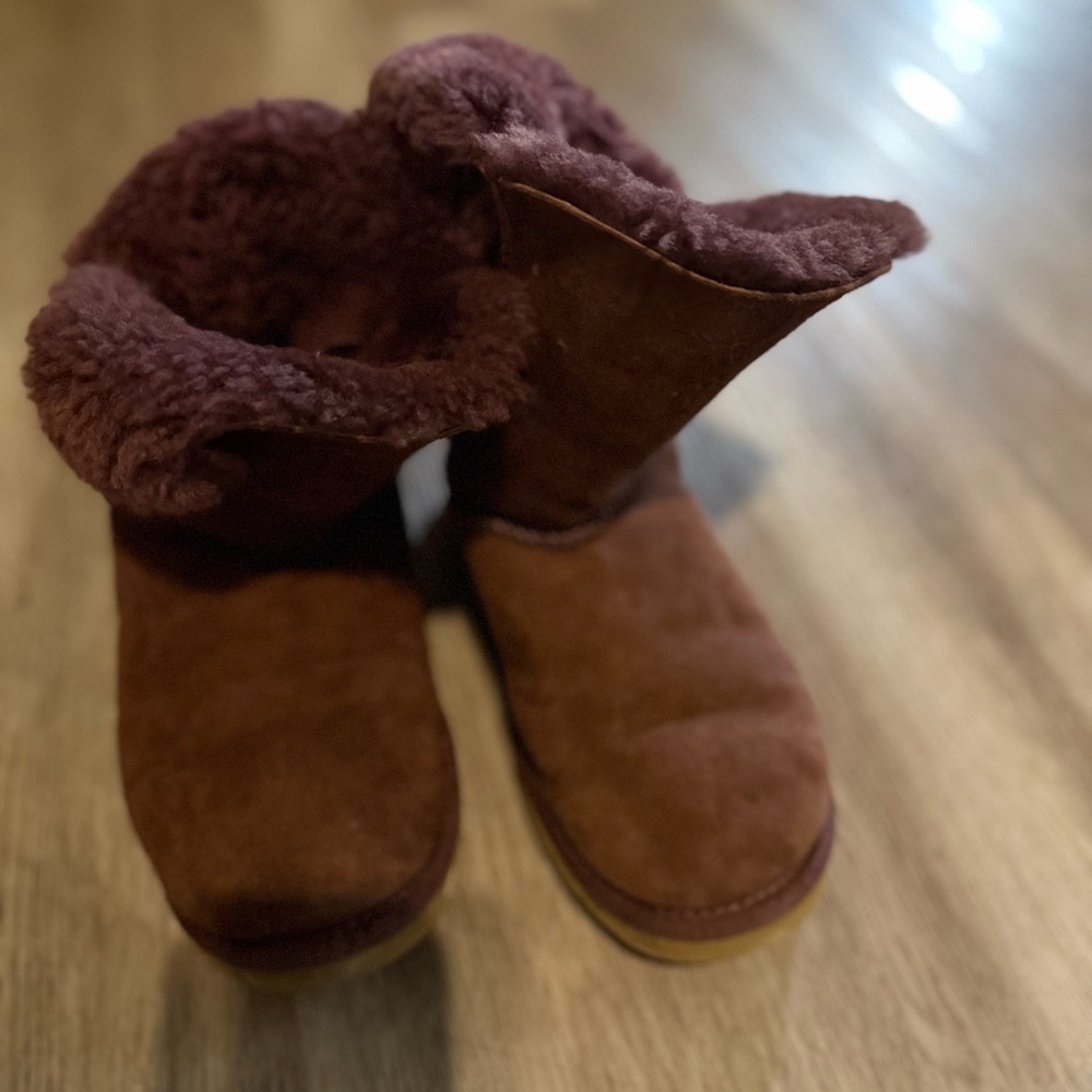 UGG Bailey Button Purple Shearling Boots - Picture 5 of 8